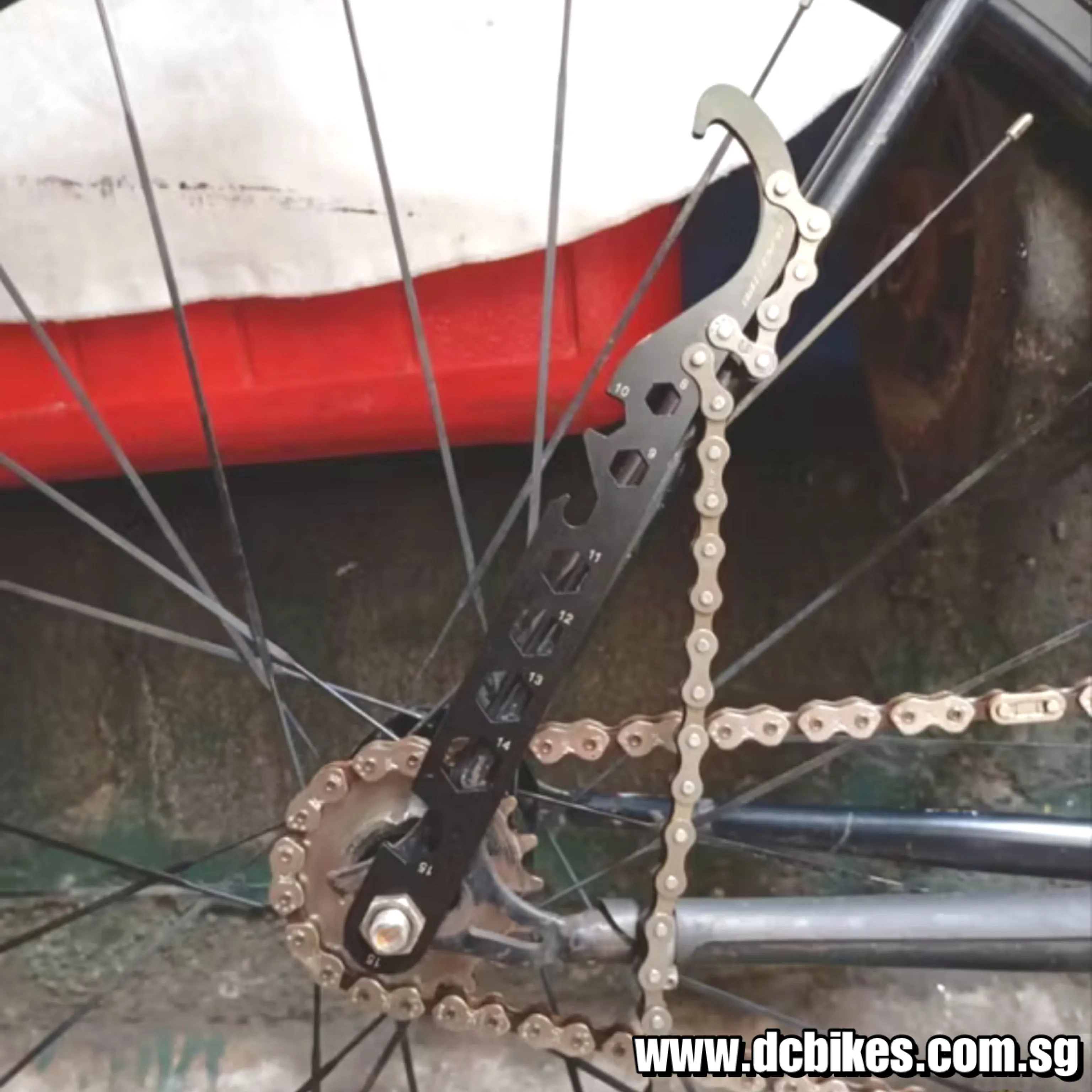 2 in 1 Taiwan Professional Fixed Gear Single Speed Fixie Chain Whip   Hex Tool