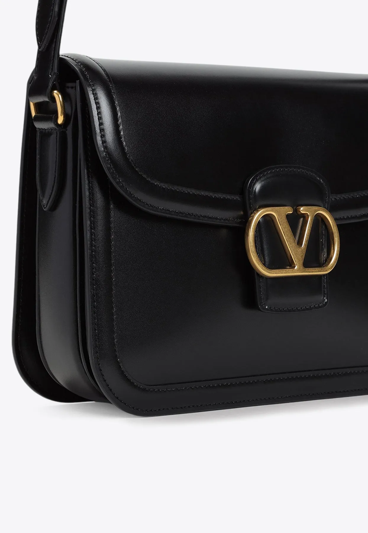 9T05 Calf Leather Messenger Bag