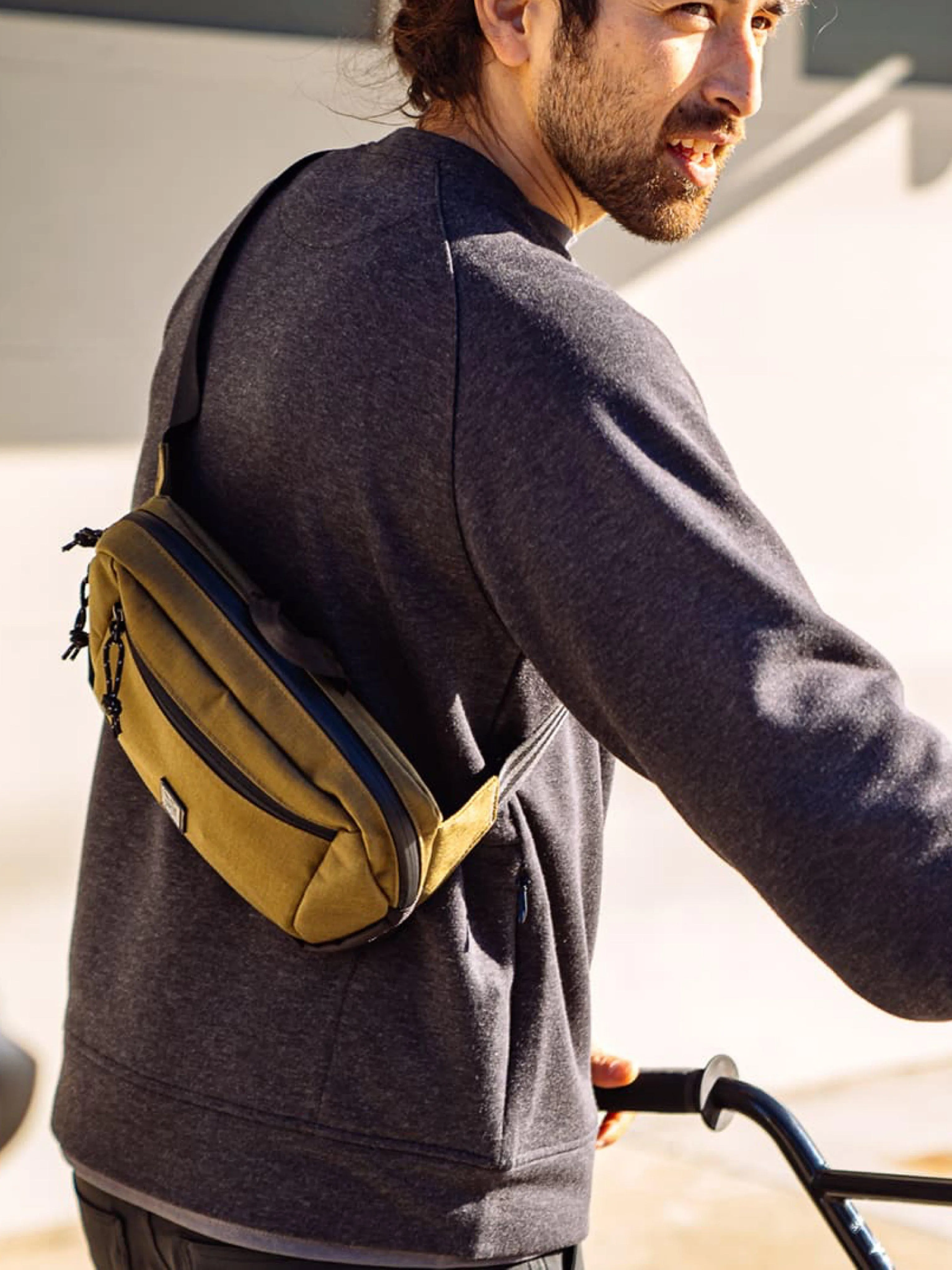 Chrome Industries Ziptop Waistpack Leather Black