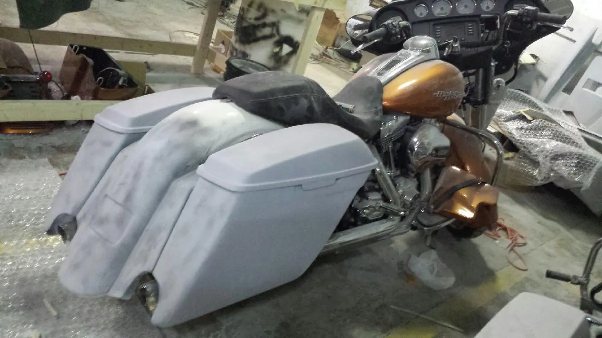 Harley Davidson 4.5" Extended Stretched Saddlebags With LED Light Fender With Lids - 2014 - 2018  Model Style Bags