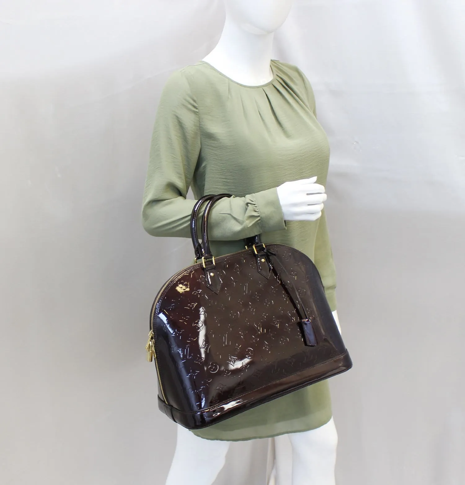 LOUIS VUITTON Amarante Monogram Vernis Alma GM Satchel Bag