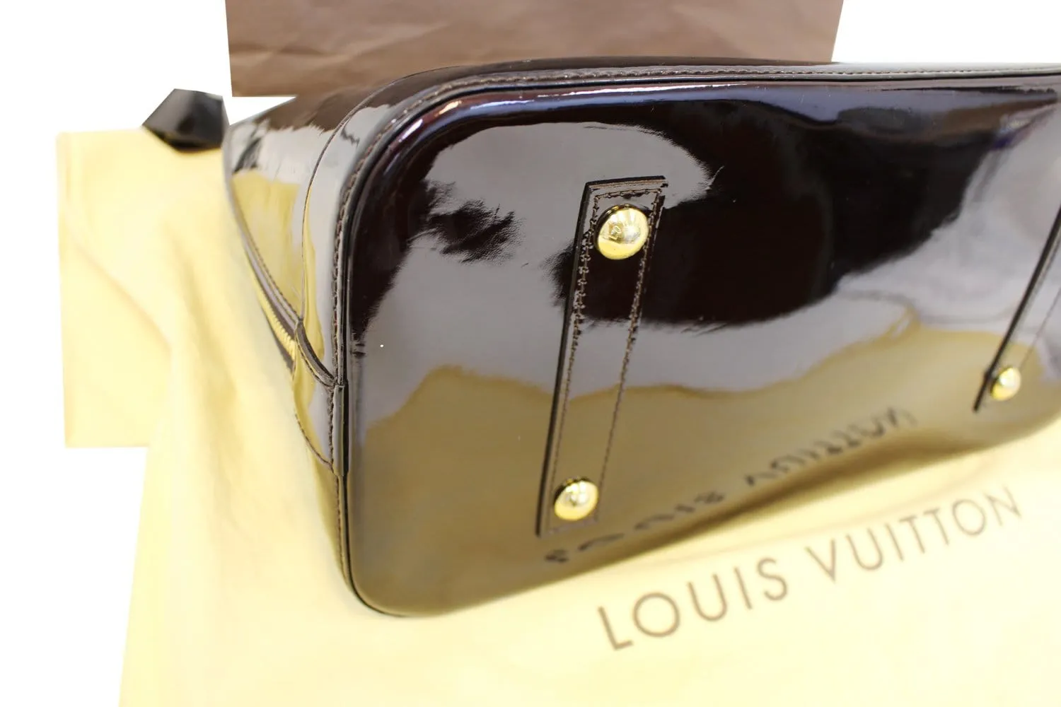 LOUIS VUITTON Amarante Monogram Vernis Alma GM Satchel Bag
