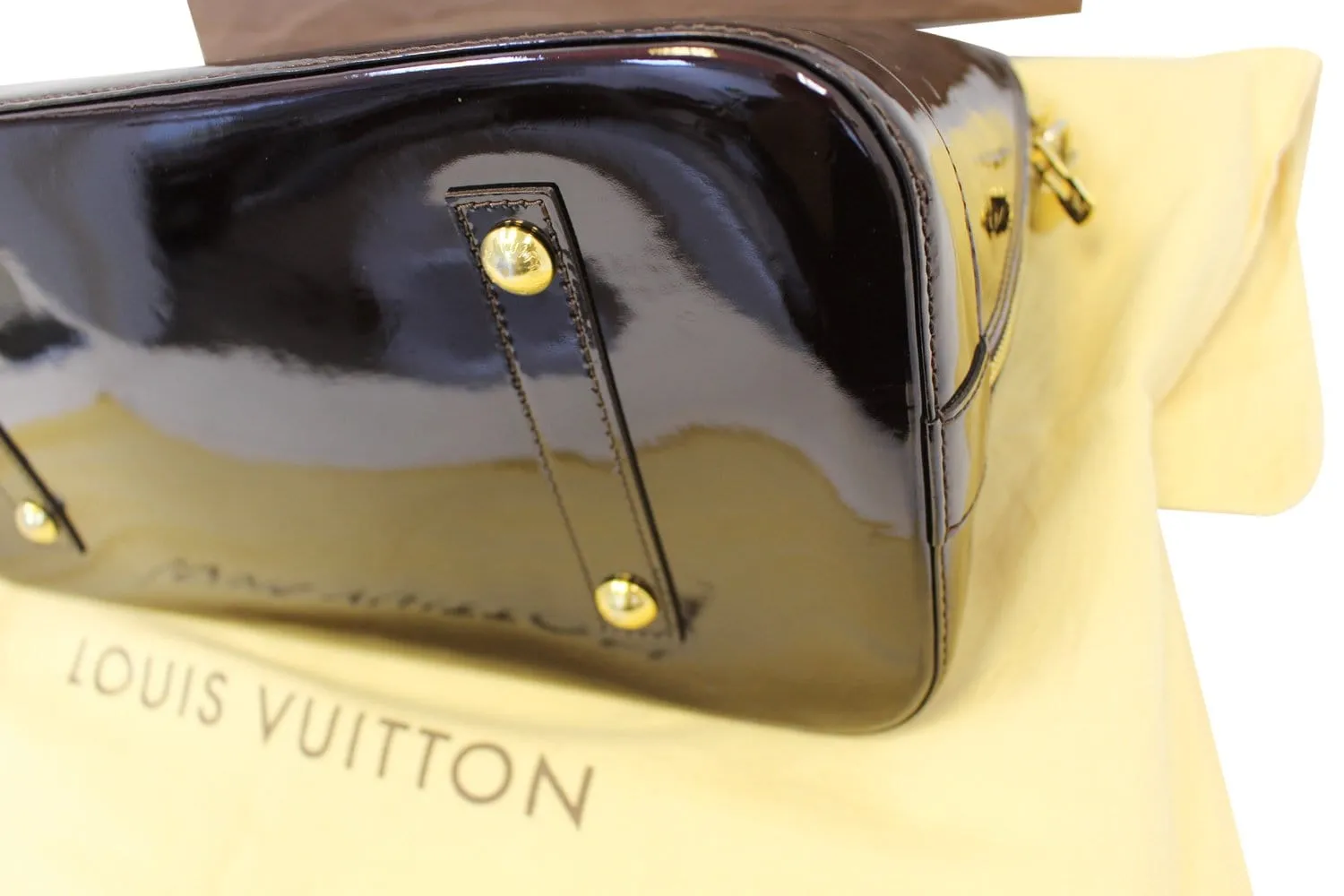 LOUIS VUITTON Amarante Monogram Vernis Alma GM Satchel Bag