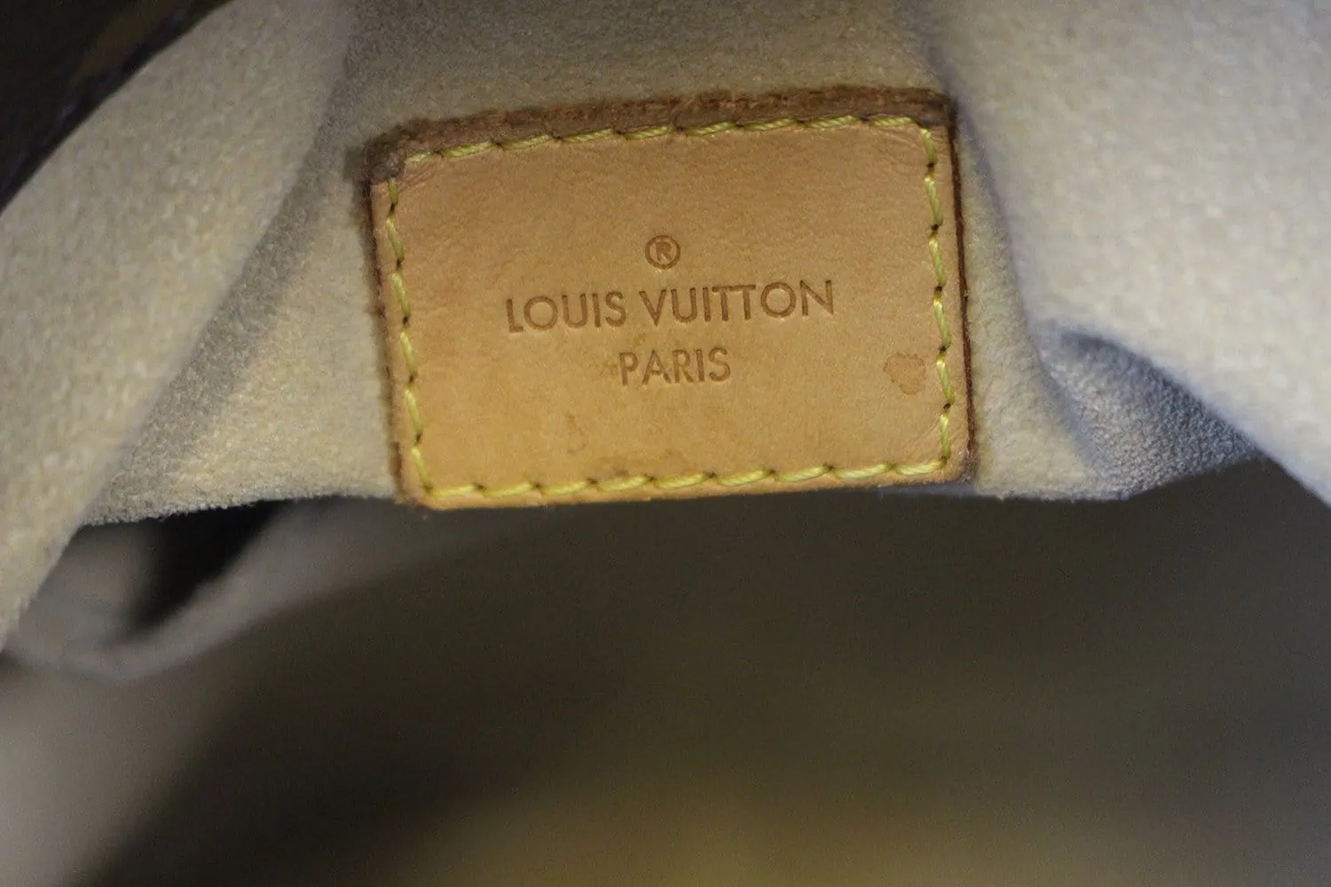 LOUIS VUITTON Artsy Handbag MM Monogram Canvas Tote
