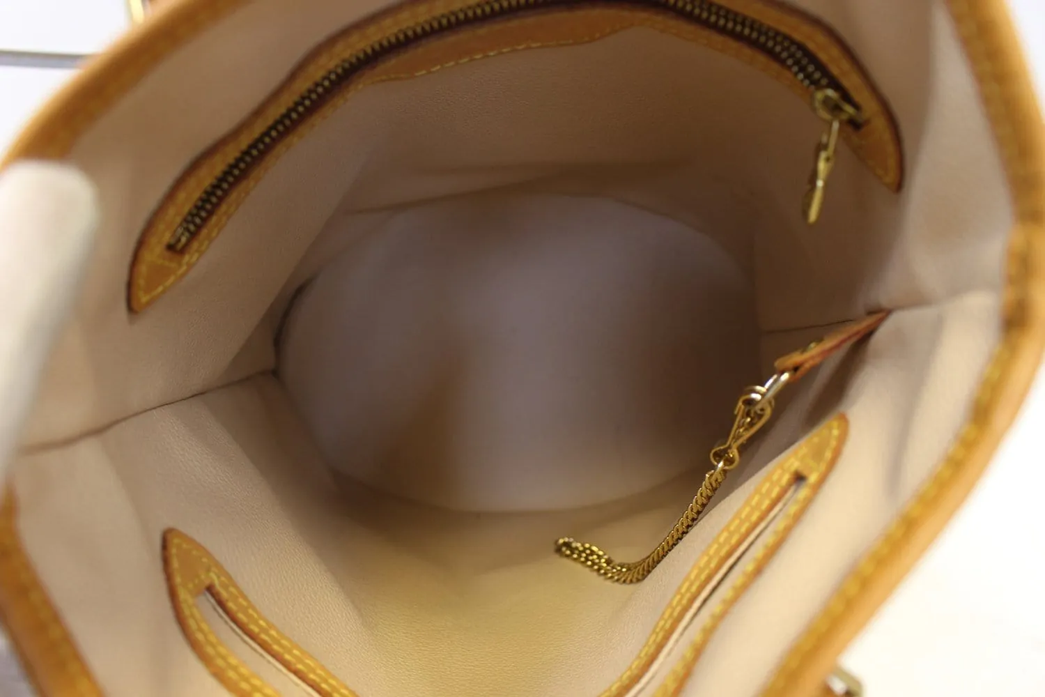 LOUIS VUITTON Bucket PM Monogram Canvas Shoulder Bag