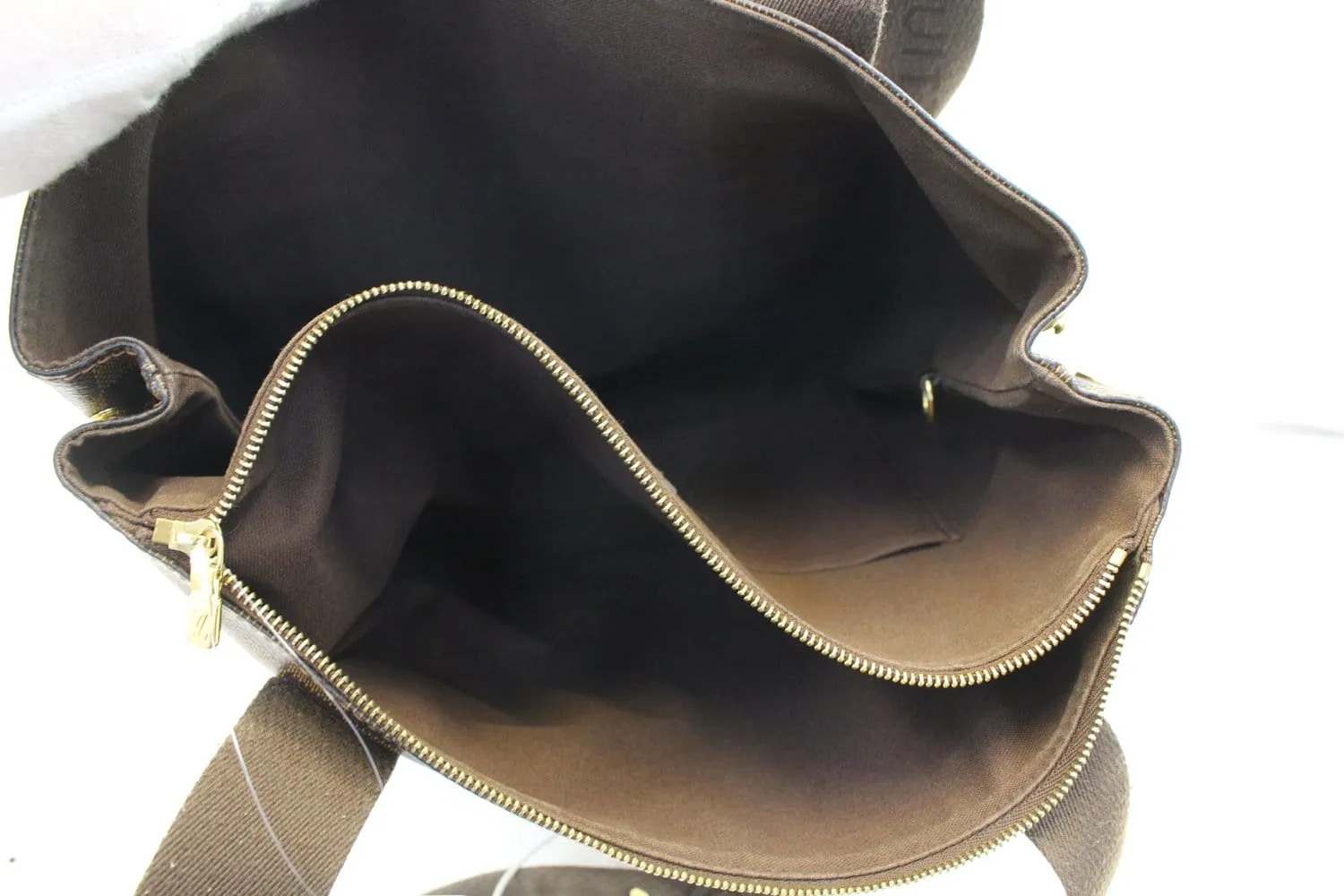 LOUIS VUITTON Cabas Beaubourg Damier Ebene Tote Bag