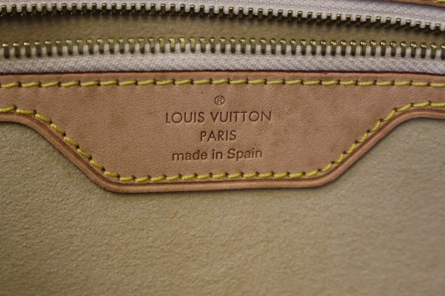LOUIS VUITTON Damier Azur Hampstead MM Shoulder Bag