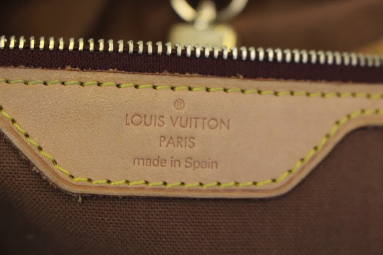 LOUIS VUITTON Monogram Batignolles Vertical Shoulder Bag