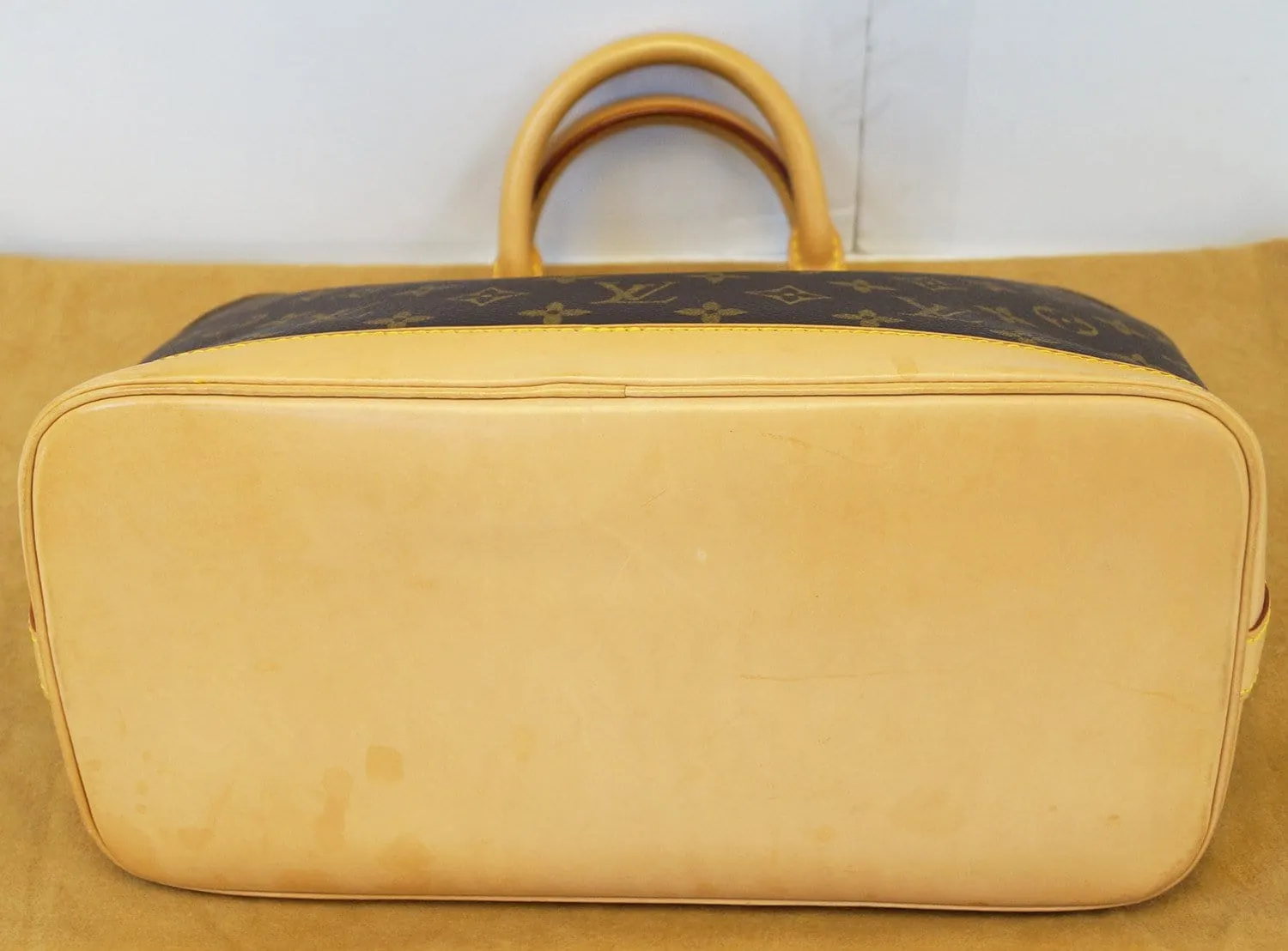 LOUIS VUITTON Monogram Canvas Alma Brown Satchel Handbag