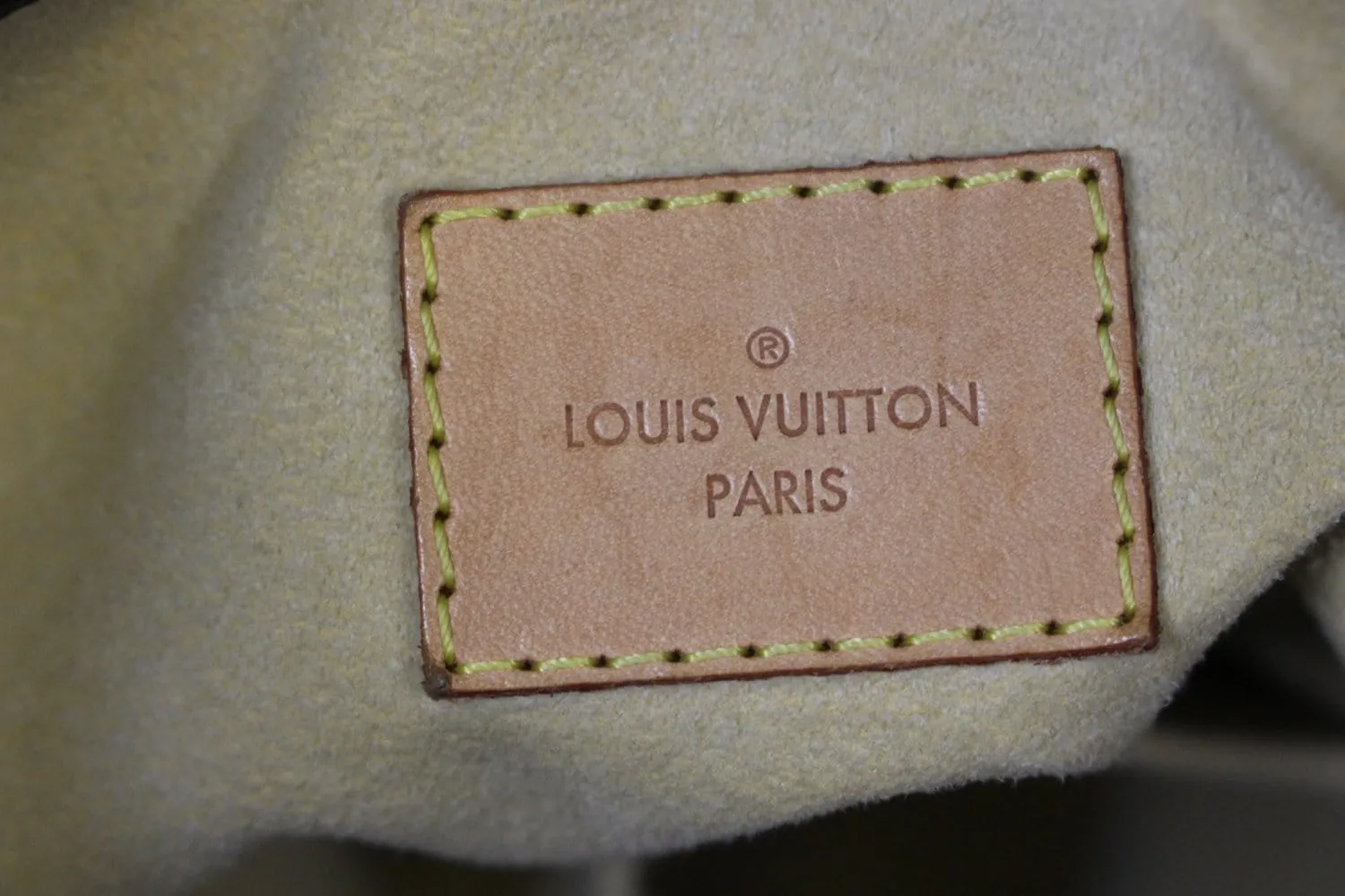LOUIS VUITTON Monogram Canvas Artsy MM Brown Shoulder Bag