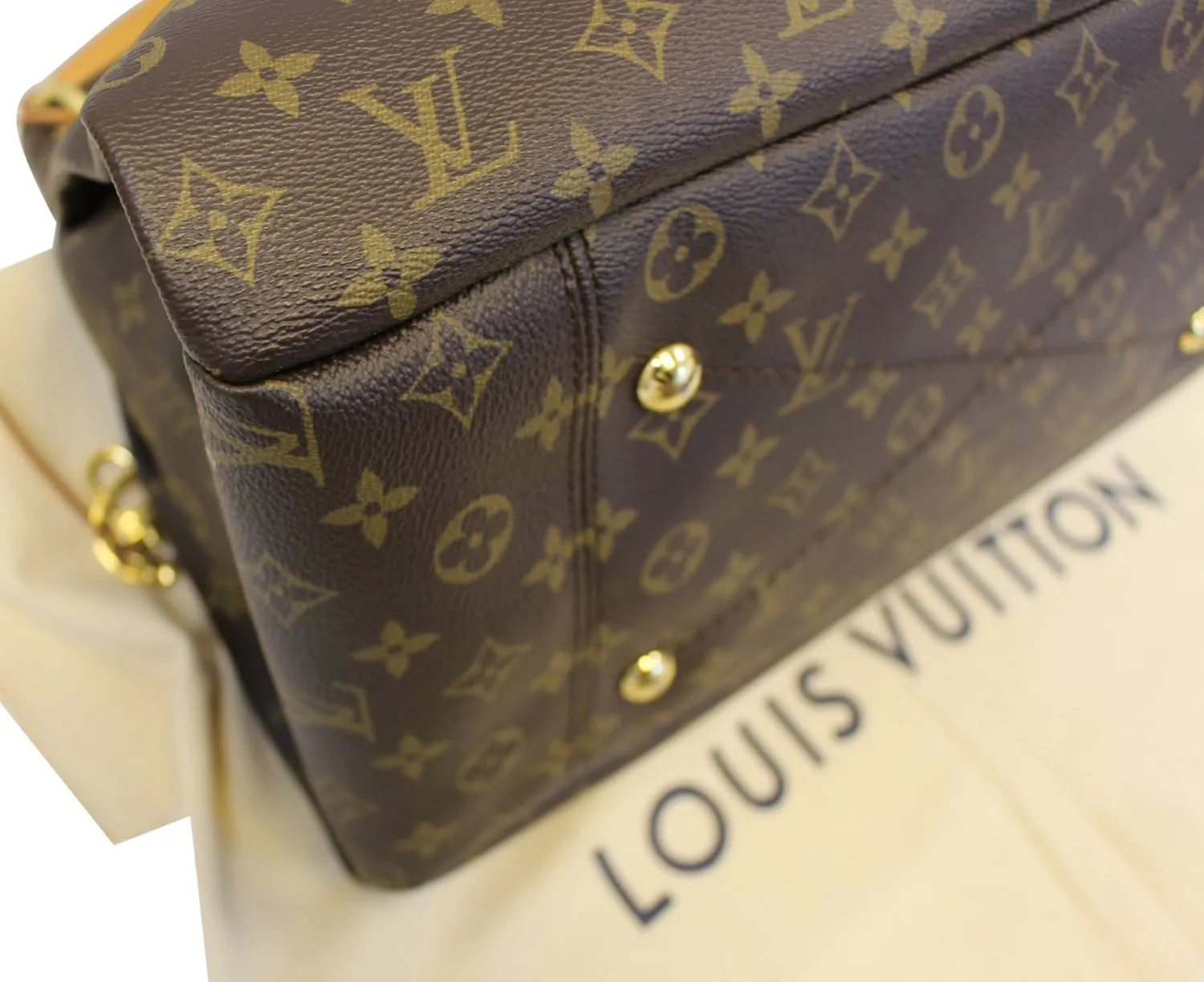 LOUIS VUITTON Monogram Canvas Artsy MM Brown Shoulder Bag