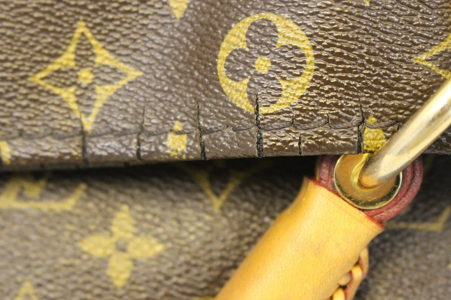 LOUIS VUITTON Monogram Canvas Artsy MM Brown Shoulder Bag