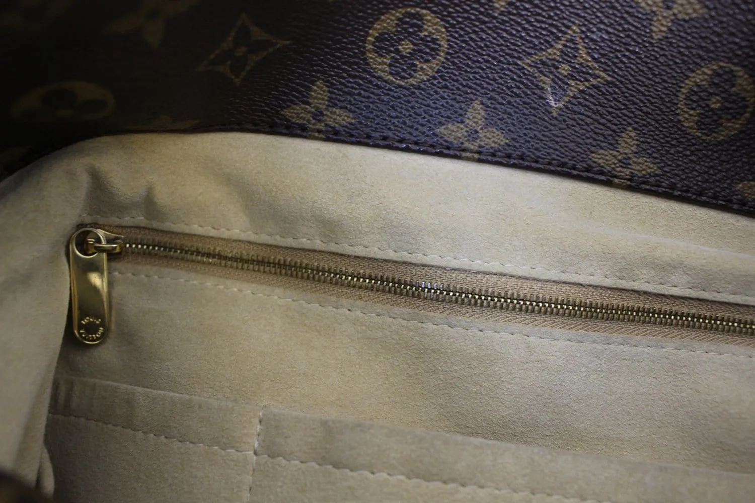 LOUIS VUITTON Monogram Canvas Artsy MM Shoulder Bag