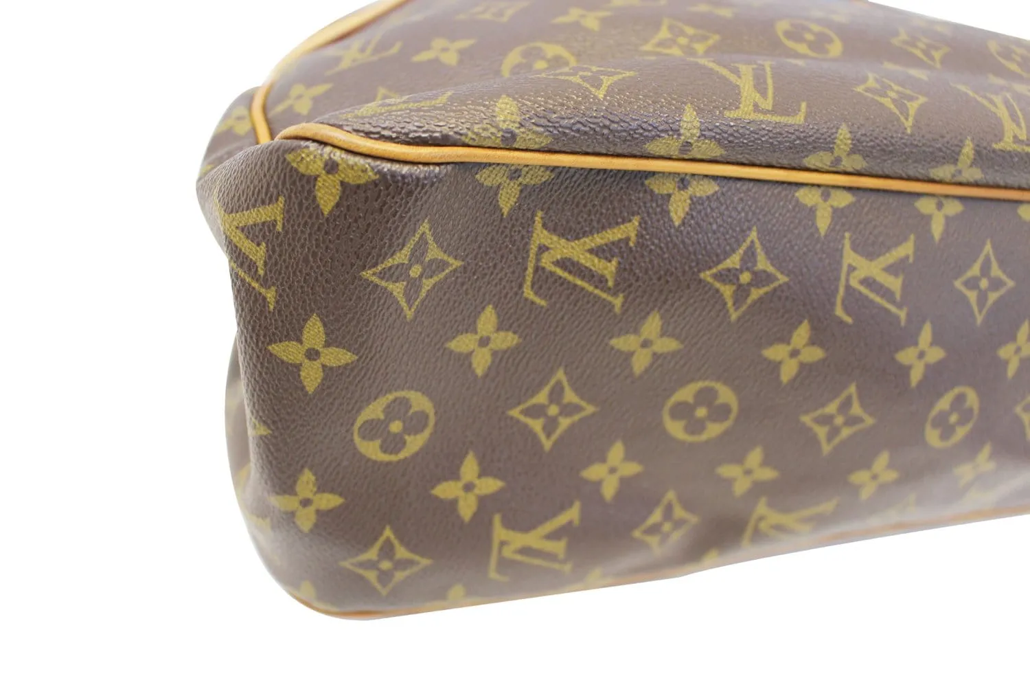 LOUIS VUITTON Monogram Canvas Batignolles Horizontal Bag
