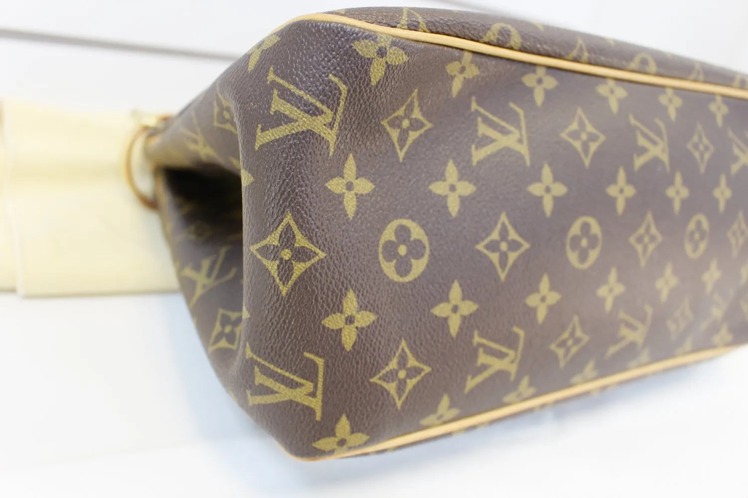 LOUIS VUITTON Monogram Canvas Batignolles Vertical Bag