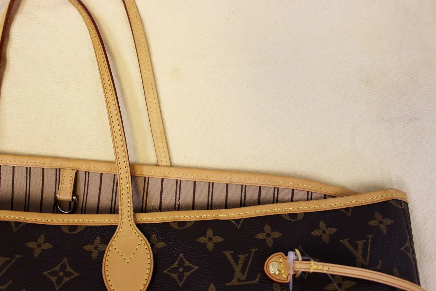 LOUIS VUITTON Monogram Canvas Brown Neverfull GM Shoulder Bag