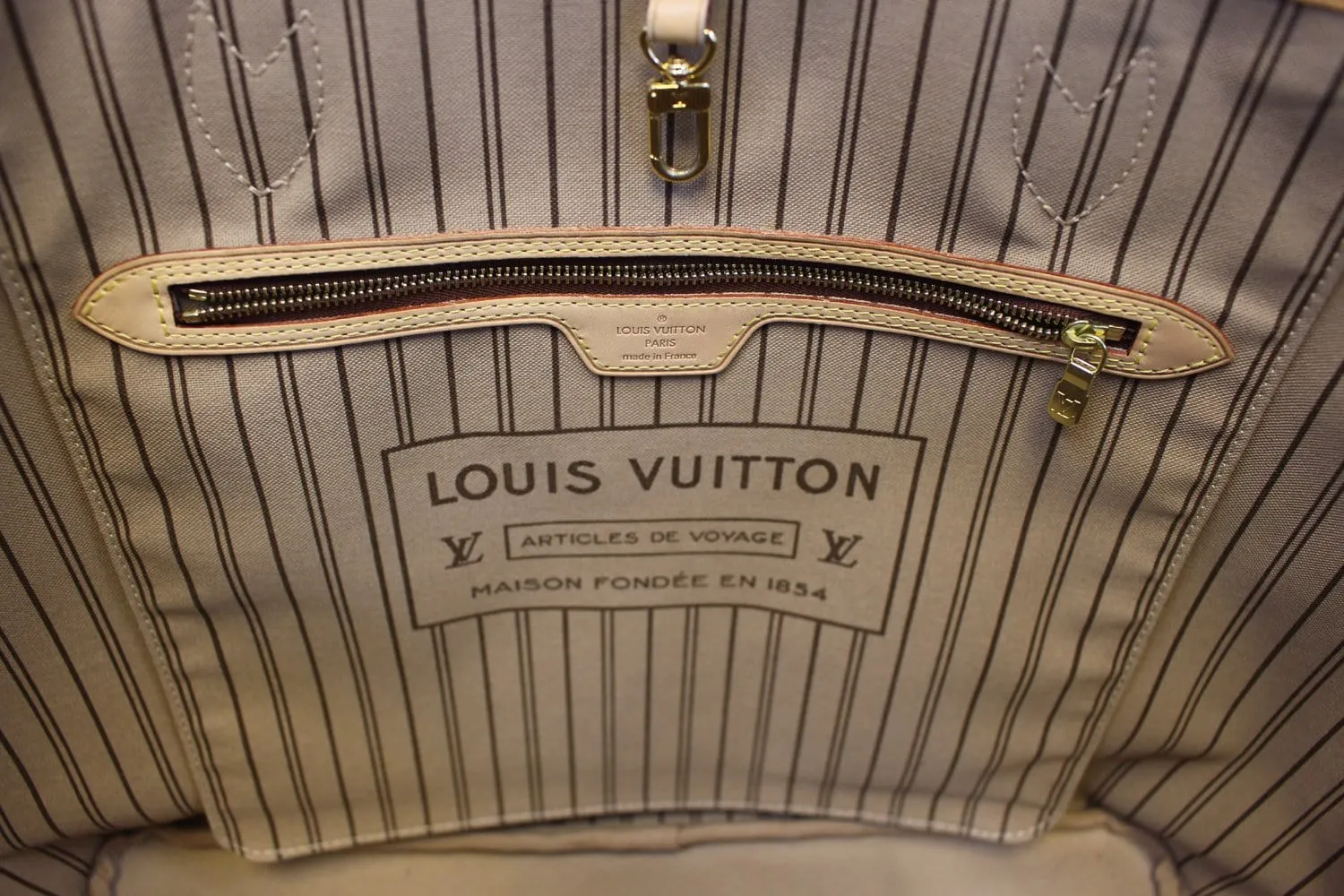 LOUIS VUITTON Monogram Canvas Brown Neverfull GM Shoulder Bag