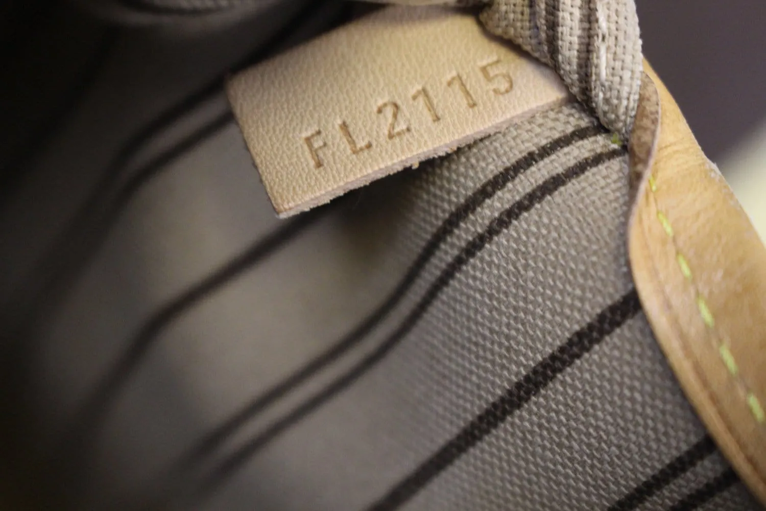 LOUIS VUITTON Monogram Canvas Brown Neverfull GM Shoulder Bag