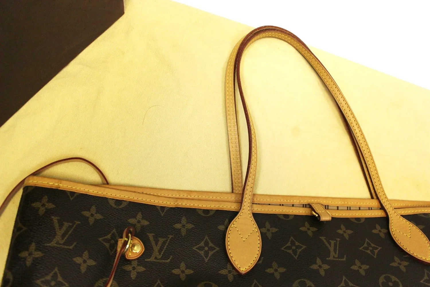 LOUIS VUITTON Monogram Canvas Brown Neverfull GM Shoulder Bag