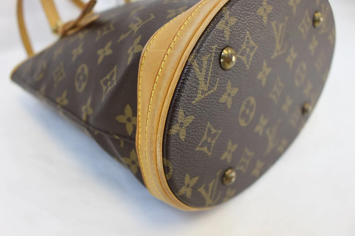 LOUIS VUITTON Monogram Canvas Bucket PM Shoulder Bag