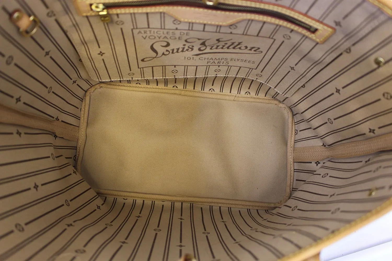 LOUIS VUITTON Monogram Canvas Neverfull MM Tote Bag