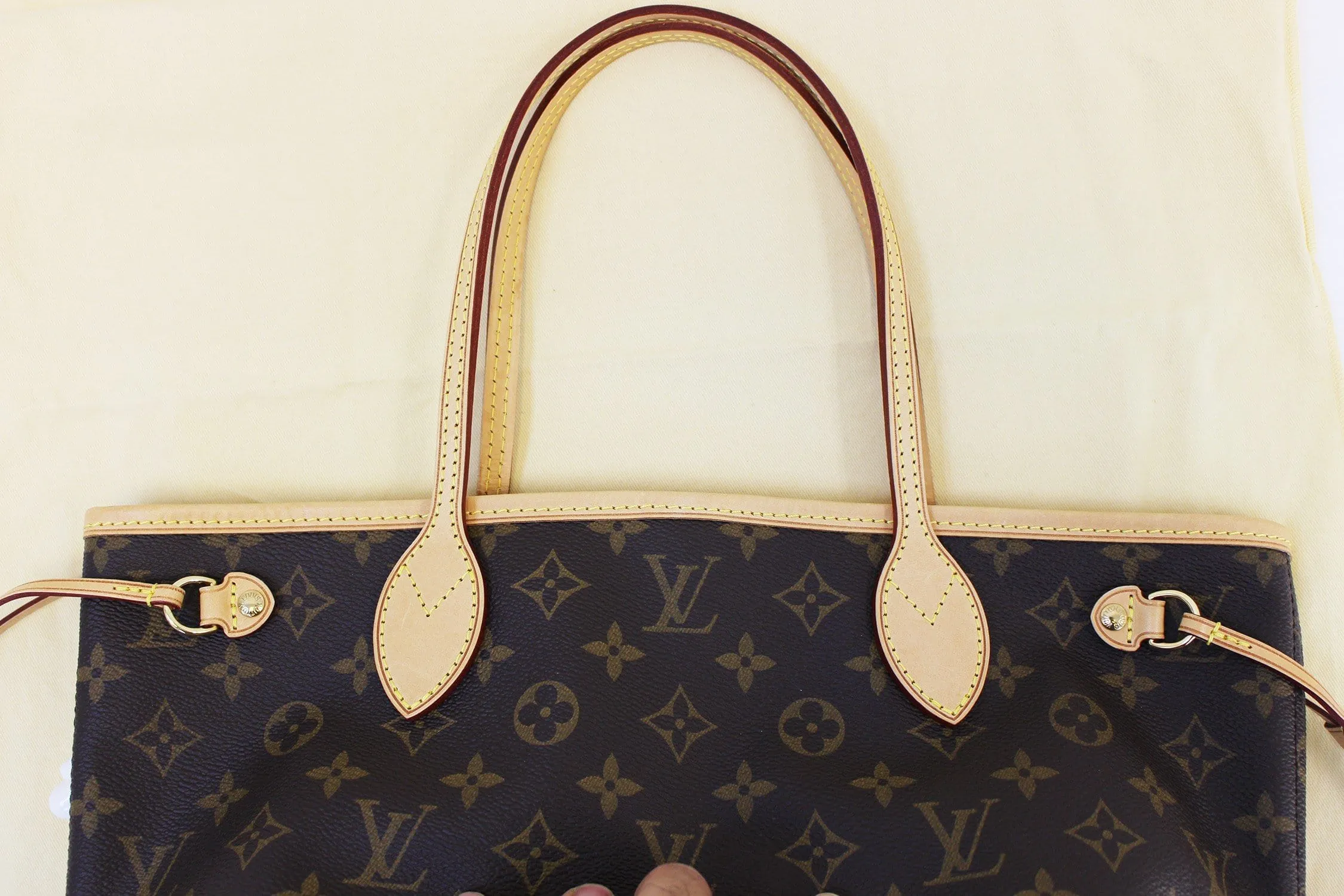 LOUIS VUITTON Monogram Canvas Neverfull PM Tote Shoulder Bag