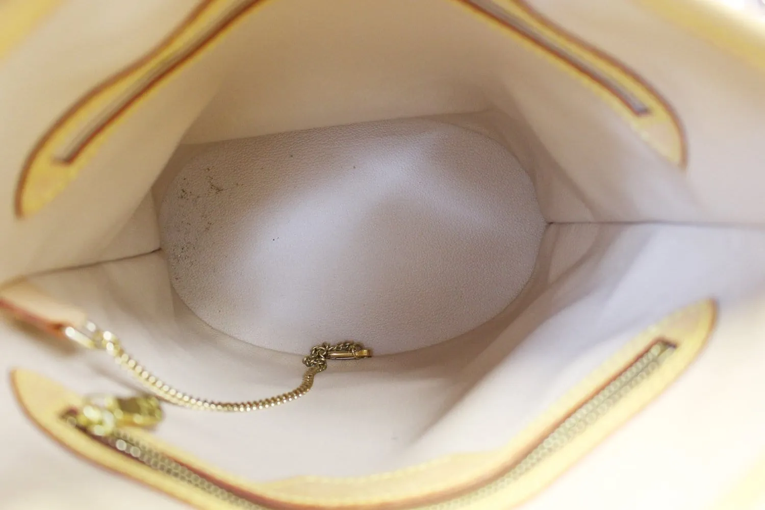 LOUIS VUITTON Monogram Canvas Petit Bucket Shoulder Bag