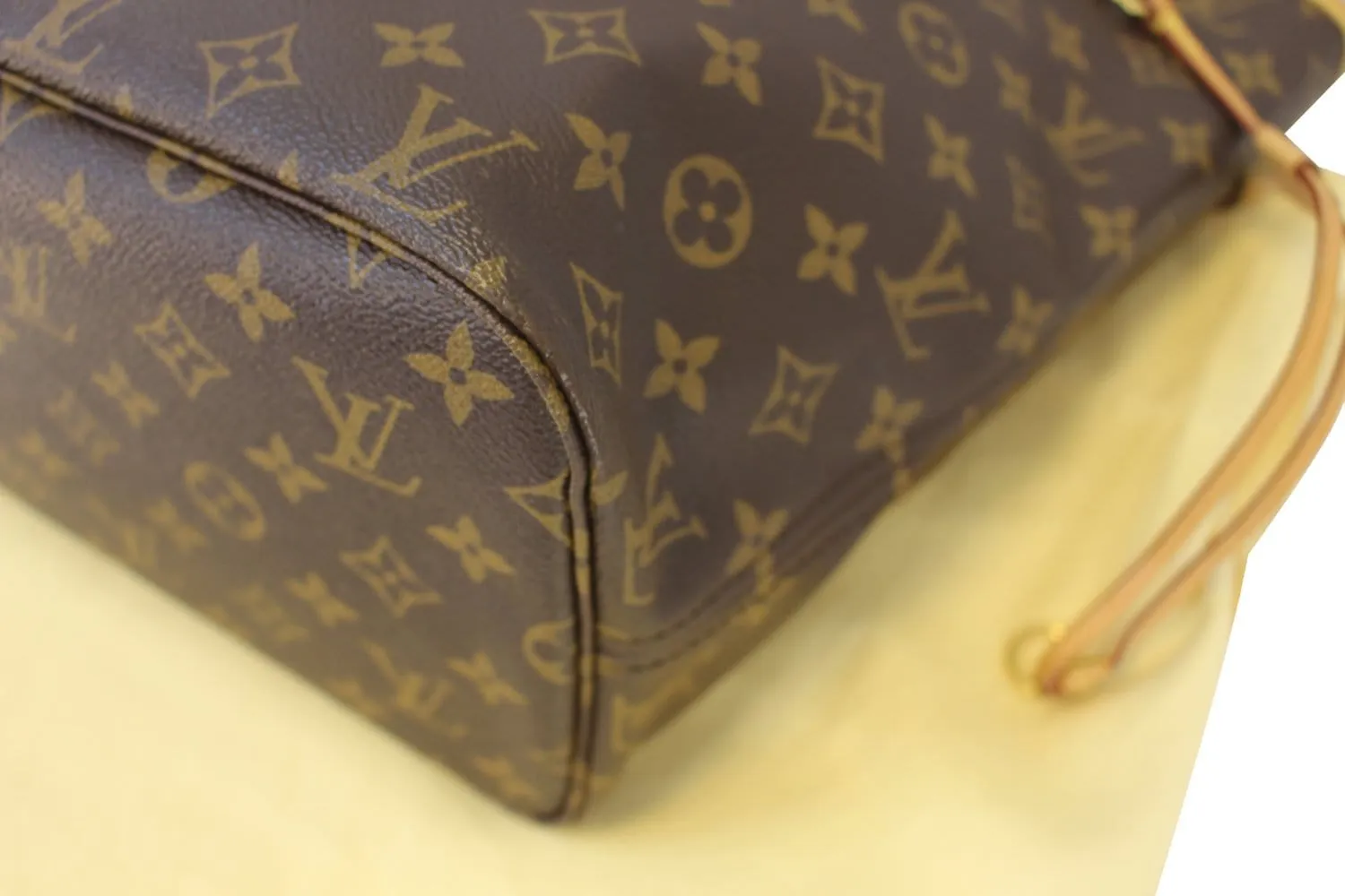 LOUIS VUITTON Monogram Canvas Red Neverfull MM Tote Bag