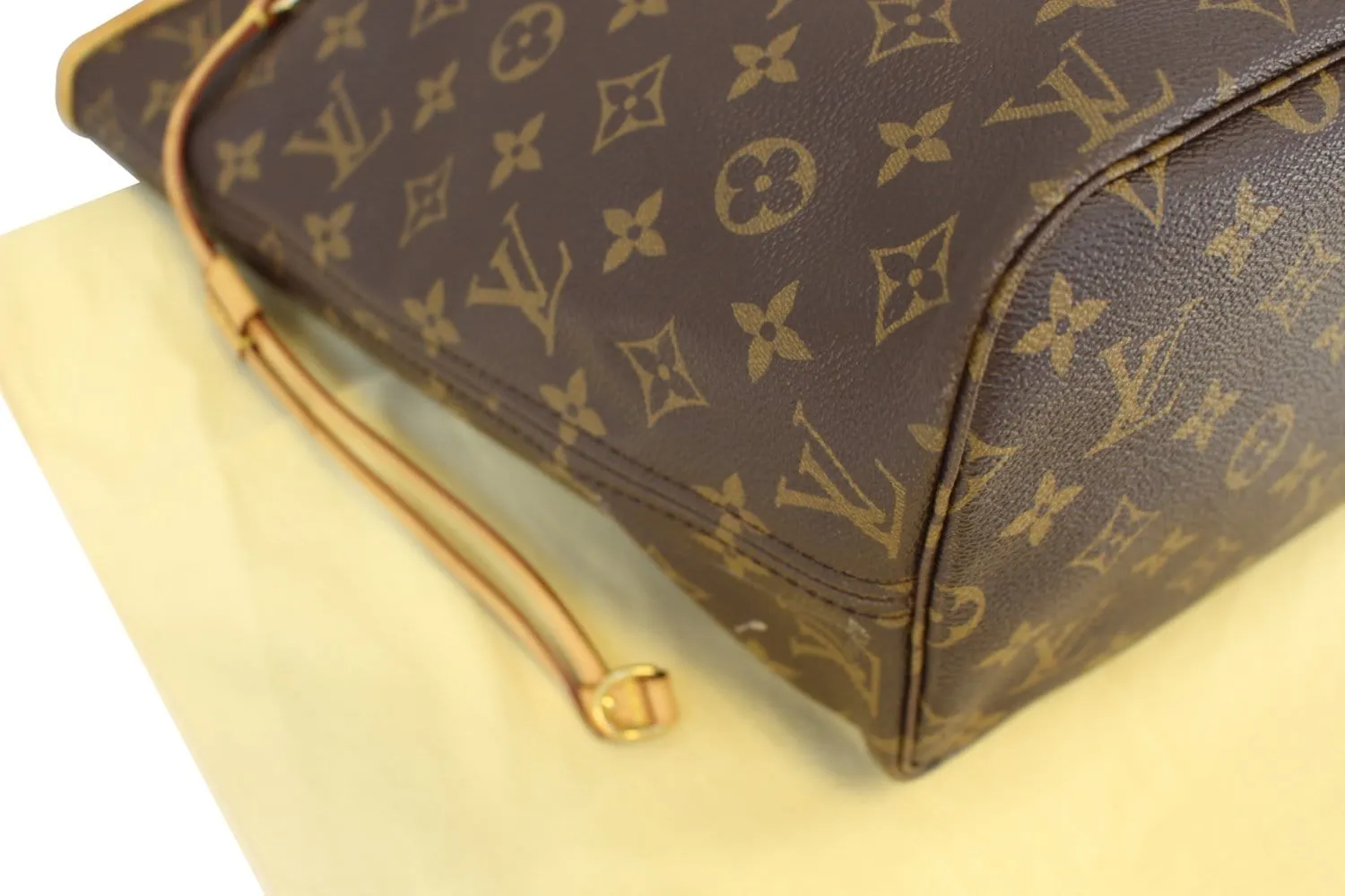 LOUIS VUITTON Monogram Canvas Red Neverfull MM Tote Bag