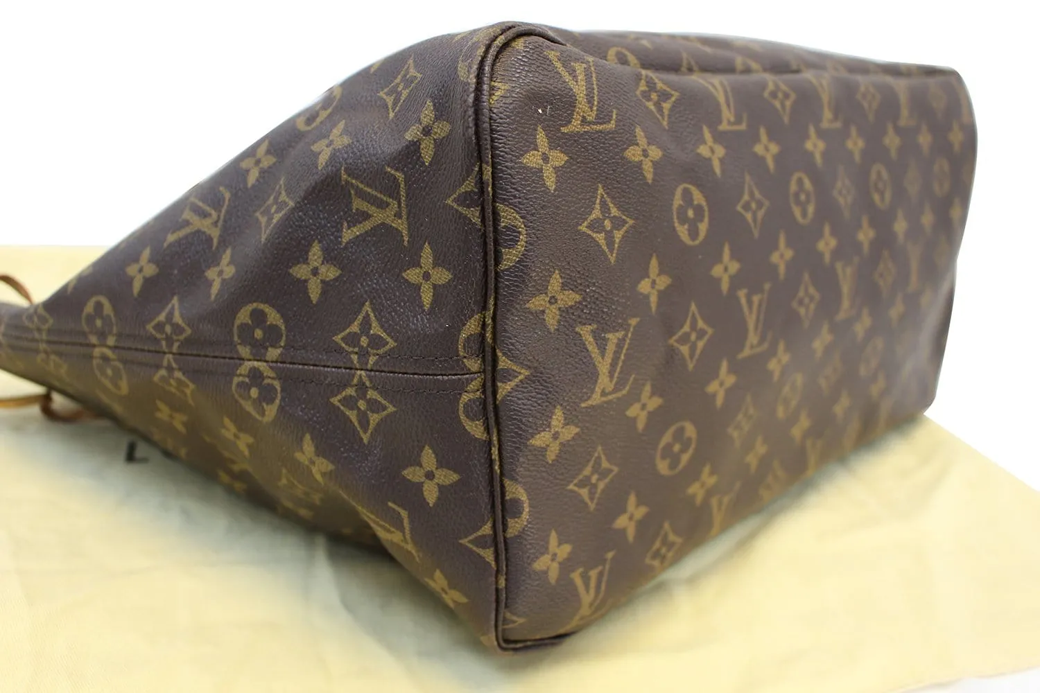 LOUIS VUITTON Monogram Neverfull GM Shoulder Bag