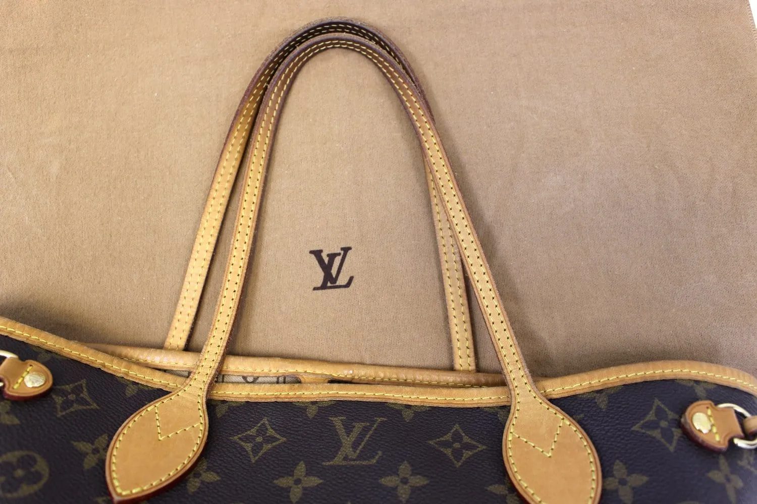 LOUIS VUITTON Monogram Neverfull PM Tote Bag