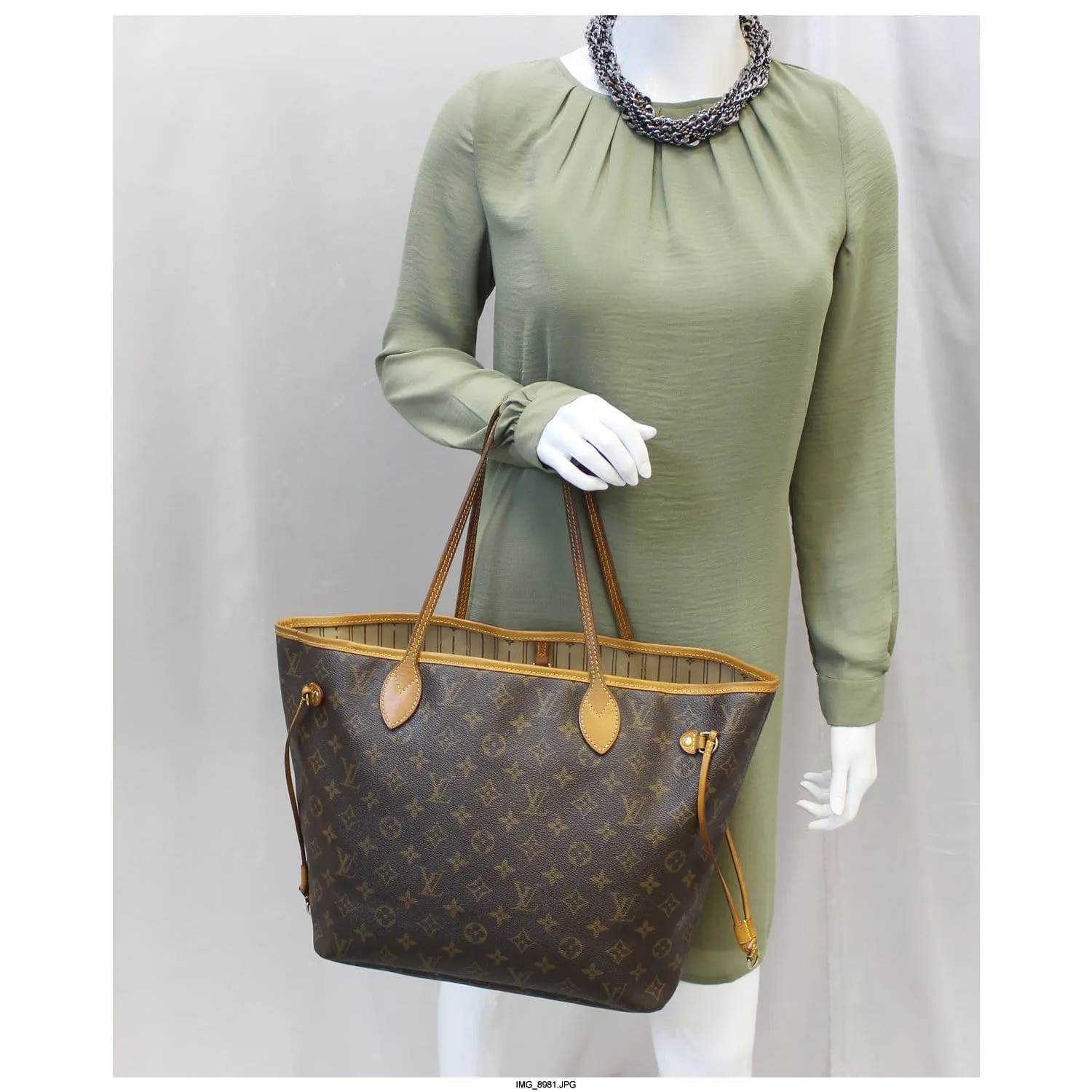 LOUIS VUITTON Neverfull MM Monogram Canvas Tote Bag Brown